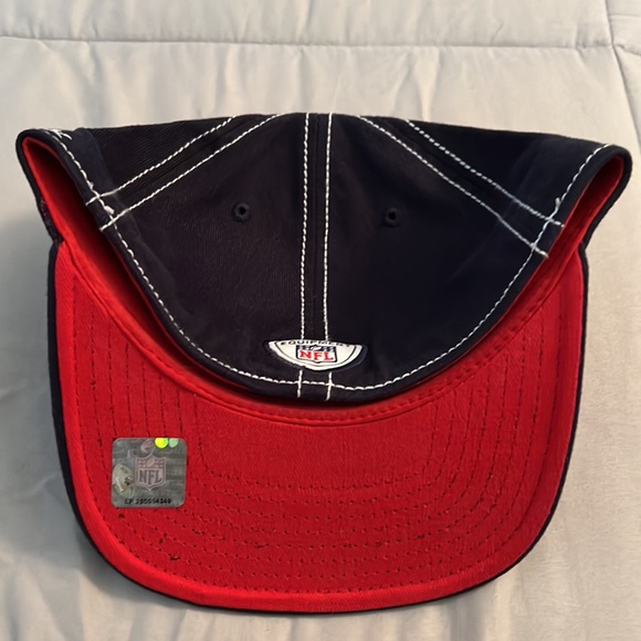 Reebok L/XL red white, and navy hat - Picture 2 of 3